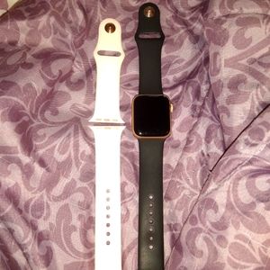 Apple Watch • Series 4 • 40 MM Aluminum